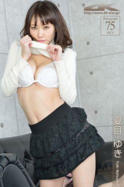 女人洗澡沐浴露全身